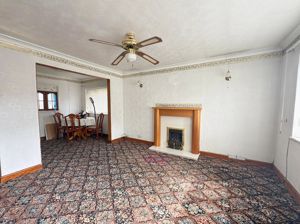 Lounge/Diner- click for photo gallery